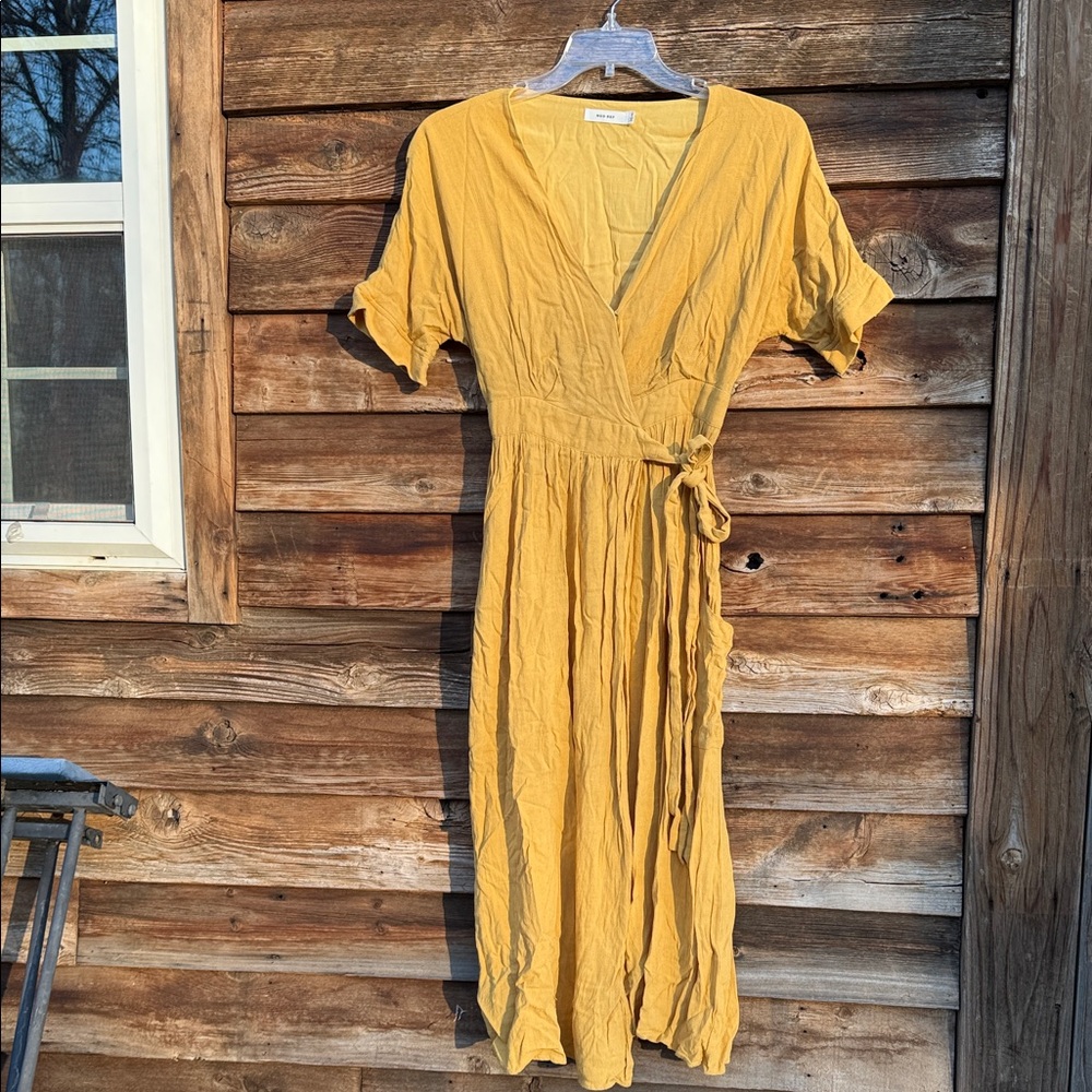 Mod ref Yellow Wrap Dress